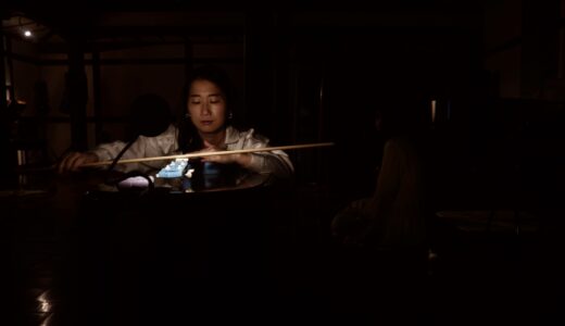 【公演評】フィクショナルな聴取の試論｜植村朔也